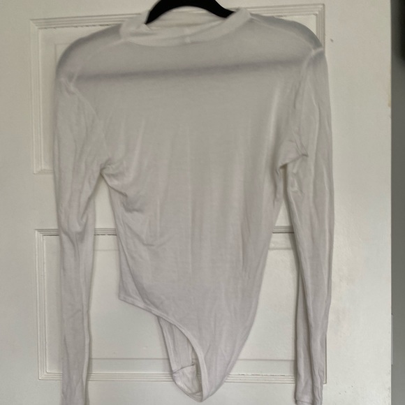 Fashion Nova white long sleeve body suit - Picture 4 of 4